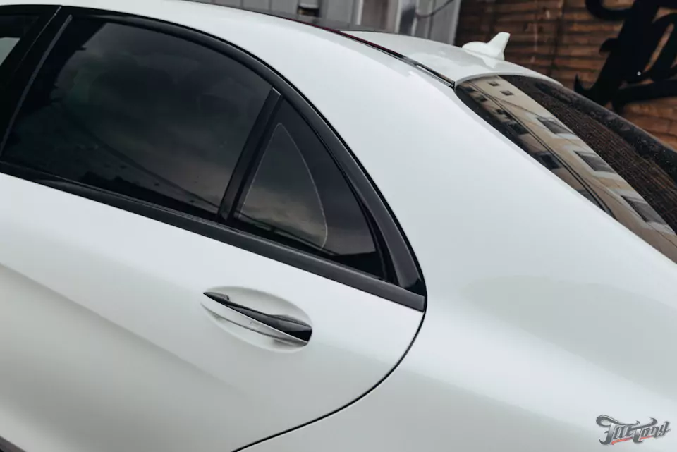 Выполнили полный антихром для Mercedes W222, произвели комплекс детейлинг-услуг и фирменный Шиномонтаж на вибростенде на стендах Hunter